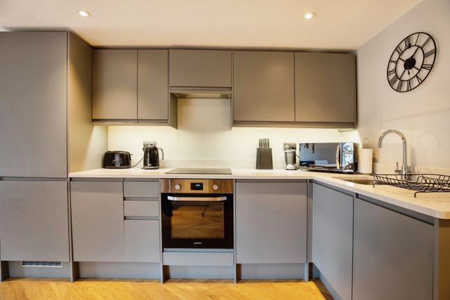 Flat for sale in Trinity Road, Tooting Bec