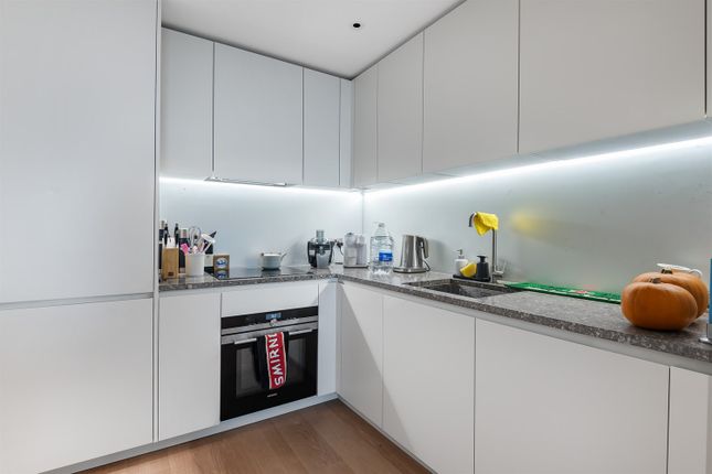 10, Flat 503, Cutter Lane, London photo 3