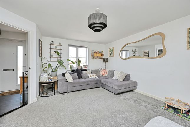7, Caddow Close, Dereham photo 3