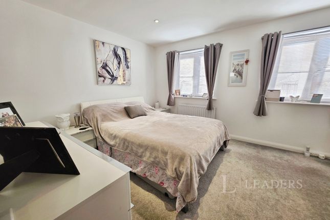 69, Newland Avenue, Hertfordshire photo 4