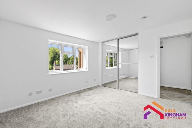 4 Robin House, Ludlow Mews, Loudwater photo 4