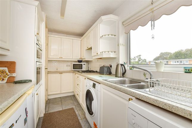 Lord Warden Avenue Walmer, Deal photo 4