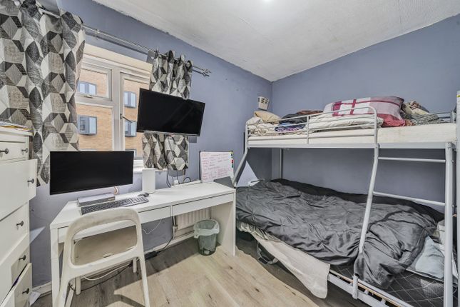 Flat for sale in Arden Estate, Hoxton, London