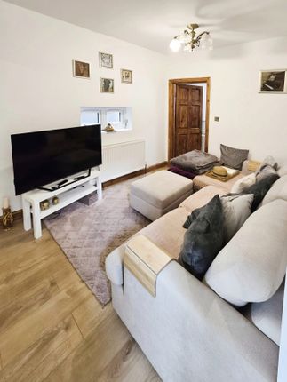 23, Fairlop Gardens, Essex photo 4
