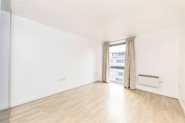 Flat to rent in Idaho Building, Deals Gateway, Deptford, London