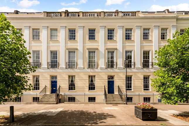Thumbnail Flat for sale in Imperial Square, Cheltenham