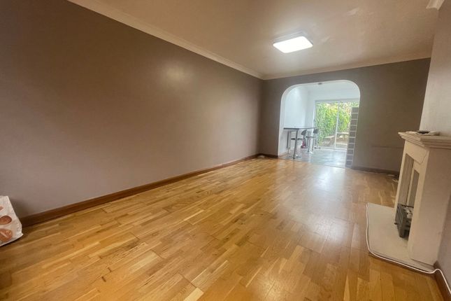 5 Prestwood, Slough photo 3