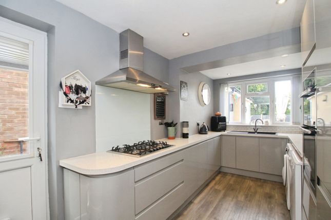 18, Clint Hill Drive, Leicester photo 2
