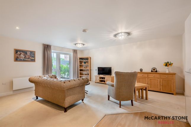 Flat 2 William House,, Thatcham, Berkshire photo 3