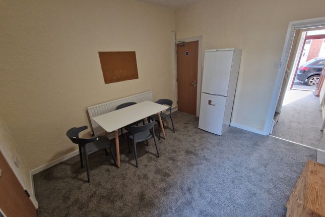 30, Goosebutt Street, Rotherham photo 4