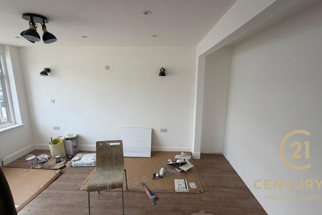 54, Sandringham Road, NORTHOLT photo 4