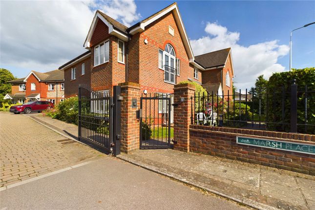 Thumbnail Flat for sale in Marsh Place, Pangbourne, Reading, Berkshire