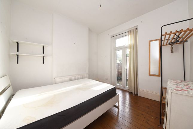 Terraced house for sale in Lincoln Road, London