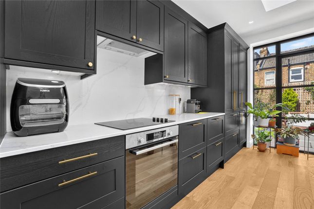 38a, Silvester Road, London photo 4