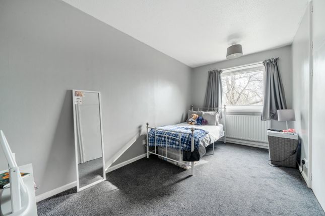 Flat for sale in Parsons Close, Portsmouth