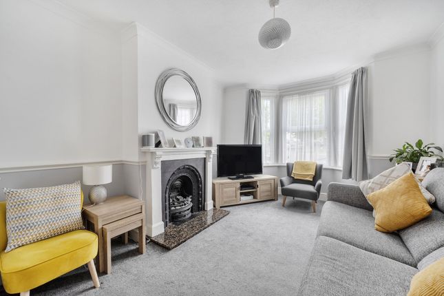 87 Shipbourne Road, Tonbridge photo 4