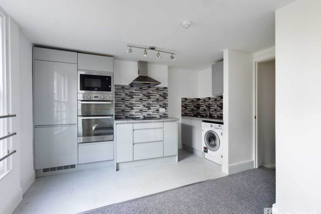42a High Street, Newport Pagnell photo 2
