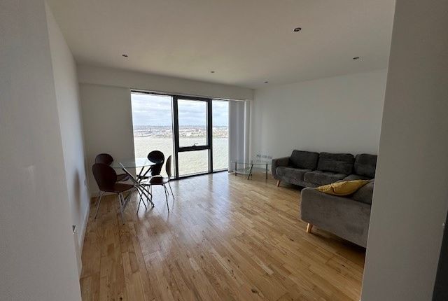 Apt 165, Liverpool photo 4