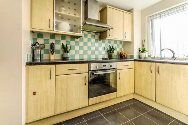 88, Holmbury Grove, Croydon photo 5