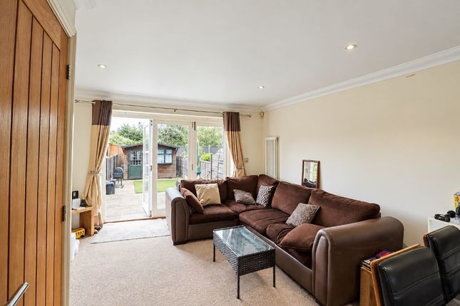 2, Bury Mews, Romford photo 4