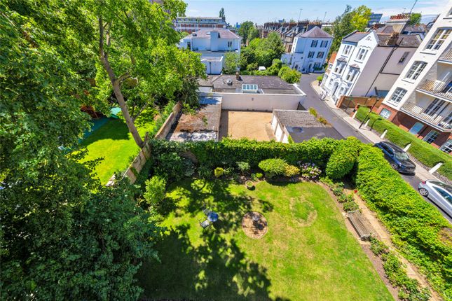 8, Garden Court, St John's Wood photo 3