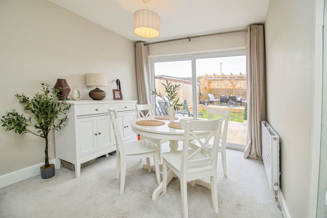 10, Cetus Crescent, Leighton Buzzard photo 3