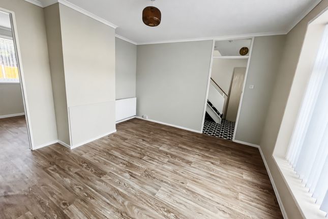 42, Bowyer Drive, Slough photo 2