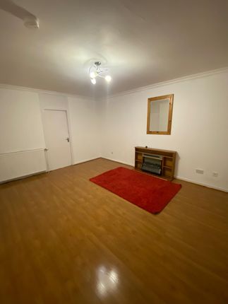 Flat to rent in Eglinton Toll, Wellcroft Place, - Unfurnished