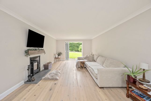 4 Lime Chase Fryern Road, Pulborough photo 4