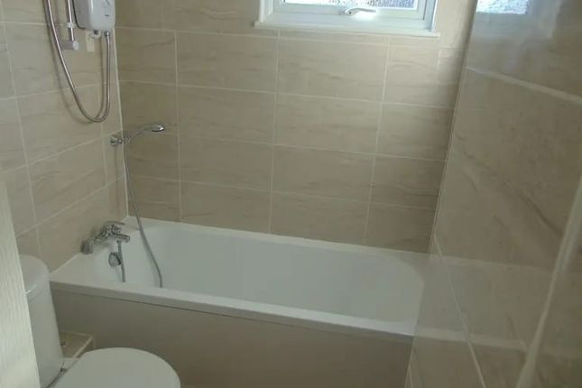 6, Lanham Place, Basildon photo 4