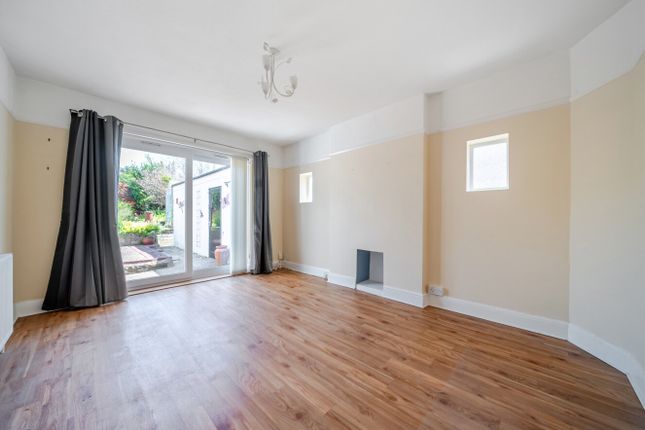 6, Aldwick Crescent, Worthing photo 2
