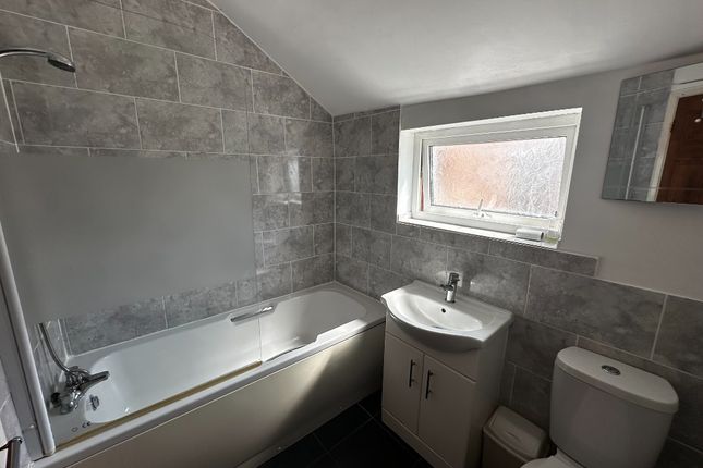 8, Gordon Road, Wellingborough photo 4