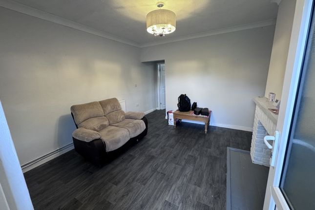 11 Carter Lane East, Alfreton photo 3