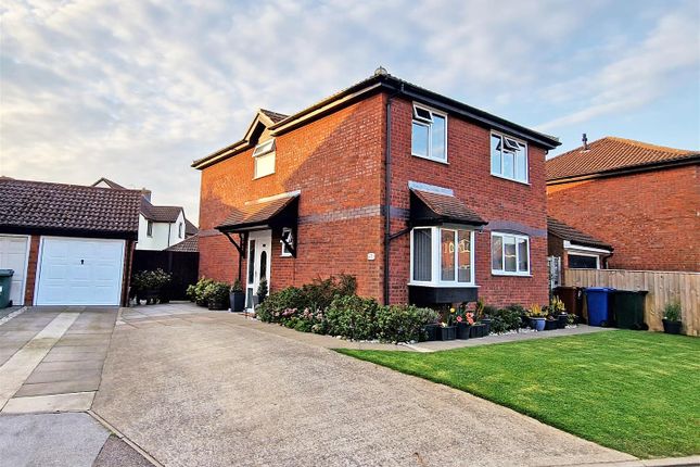 Detached house for sale in Benson Close, Bicester, Oxfordshire