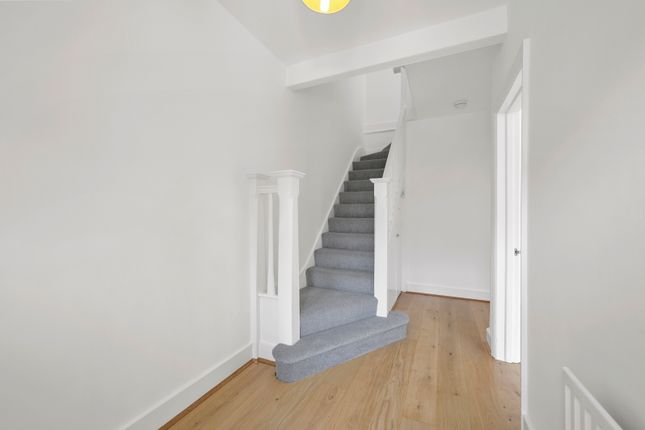 3, Cannon Close, London photo 4