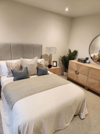 Thumbnail Flat to rent in Loats Road, London
