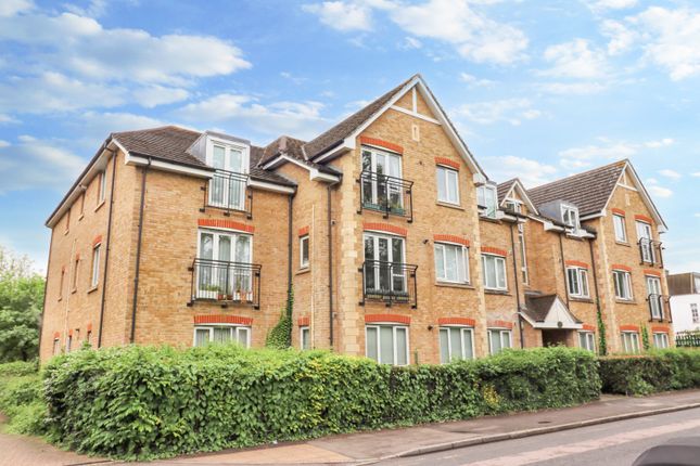 Thumbnail Flat for sale in Hollyfield Road, Surbiton