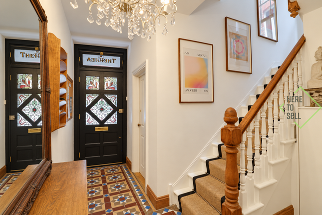 Flat 1A, 119 Friern Park, London photo 5