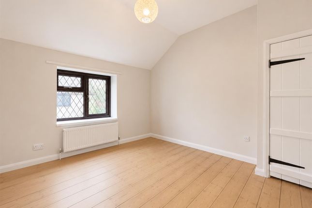 4, Avenue Road, Wymondham photo 5