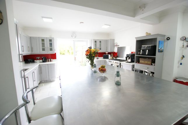10, Blythe Road, Wimborne photo 2