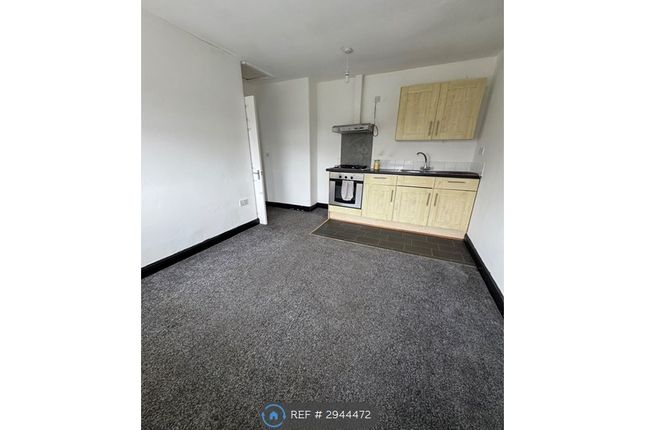 Flat, Stoneheyes Lane, Barnton, Northwich photo 2