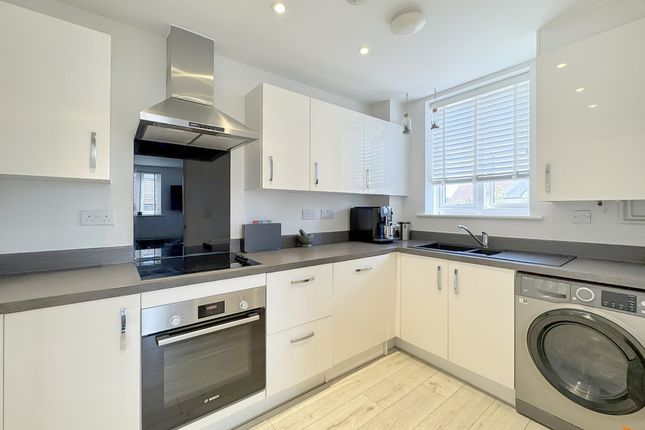Flat Flat 3, 18, Red Kite Way, Goring photo 3