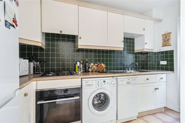 5, Linden Court, Headington photo 3