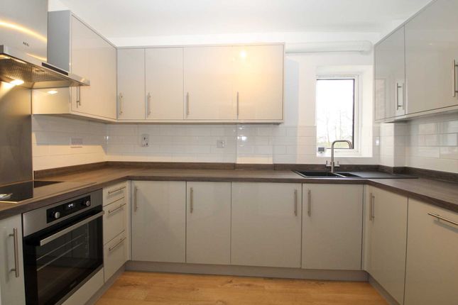 Flat to rent in River Park, Hemel Hempstead