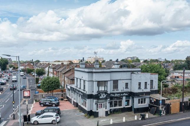 Thumbnail Pub/bar to let in Brentwood Road, Romford