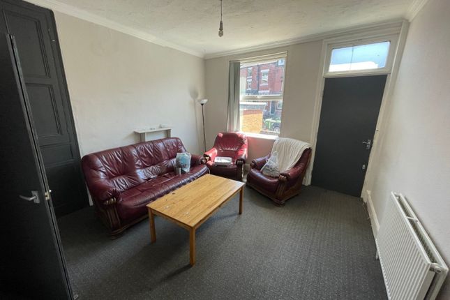 33, Brudenell Road, West Yorkshire photo 2