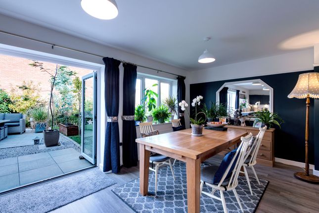 38 Beverley Gardens, Henlow photo 3