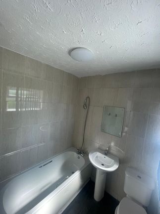 304 Dewsbury Road, Leeds photo 5