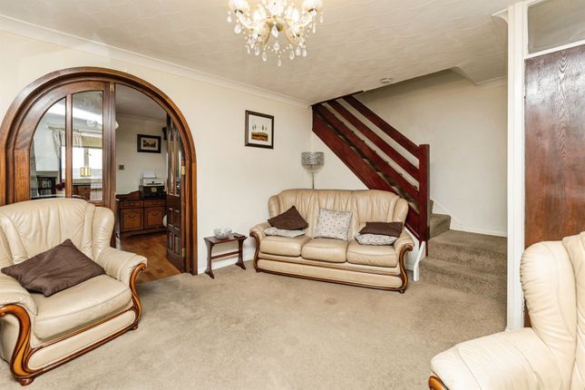 Snetterton Close, Barnsley photo 4