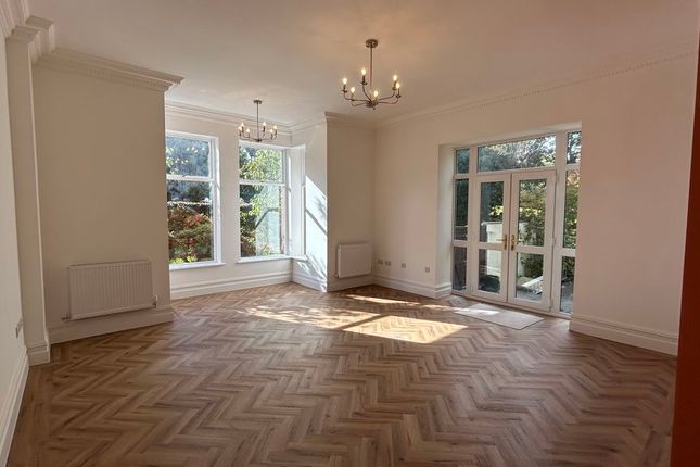 1, Woodland Park West, Colwyn Bay photo 3